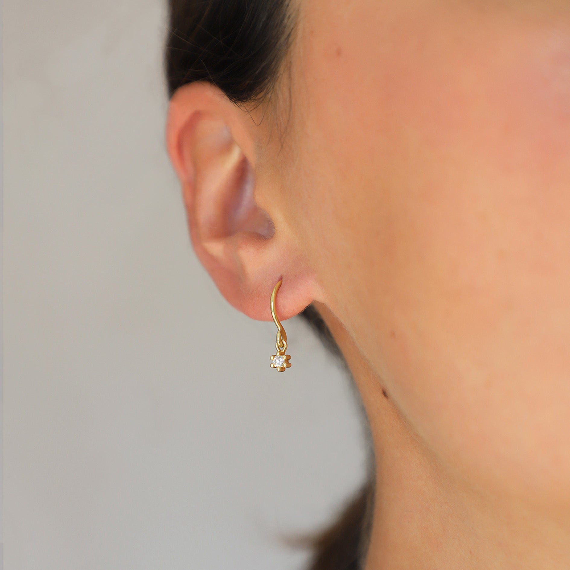 maya selway on body dew drop earring 18ct yellow gold diamond
