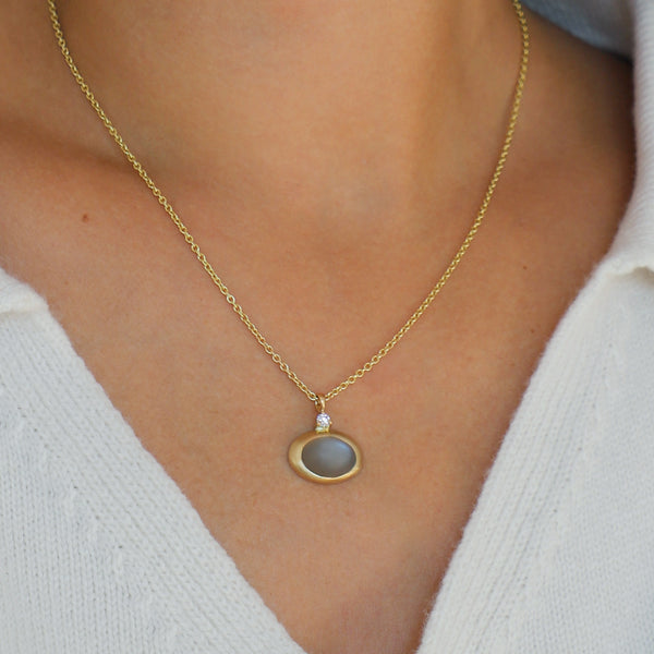 maya selway on body dusk pendant 18ct yellow gold moonstone